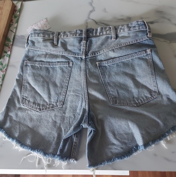 FREE People We The Free Baggy Tomboy Short Long Cut Off Denim Shorts size 27 NWT - Picture 5 of 9
